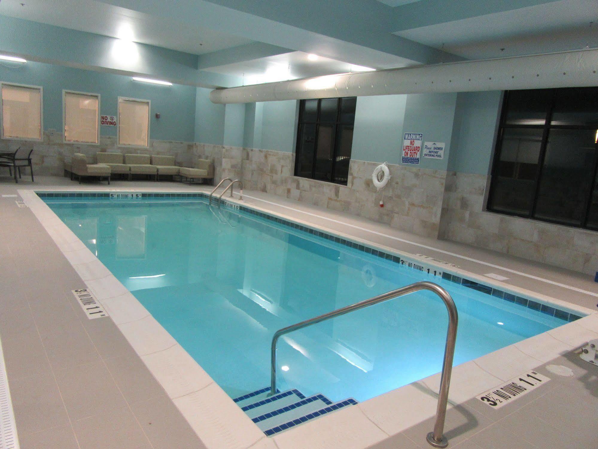 Hampton Inn & Suites By Hilton Knightdale Роли Экстерьер фото